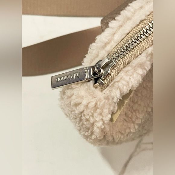 LULULEMON Everywhere Fleece Belt Bag - Picture 5 of 13